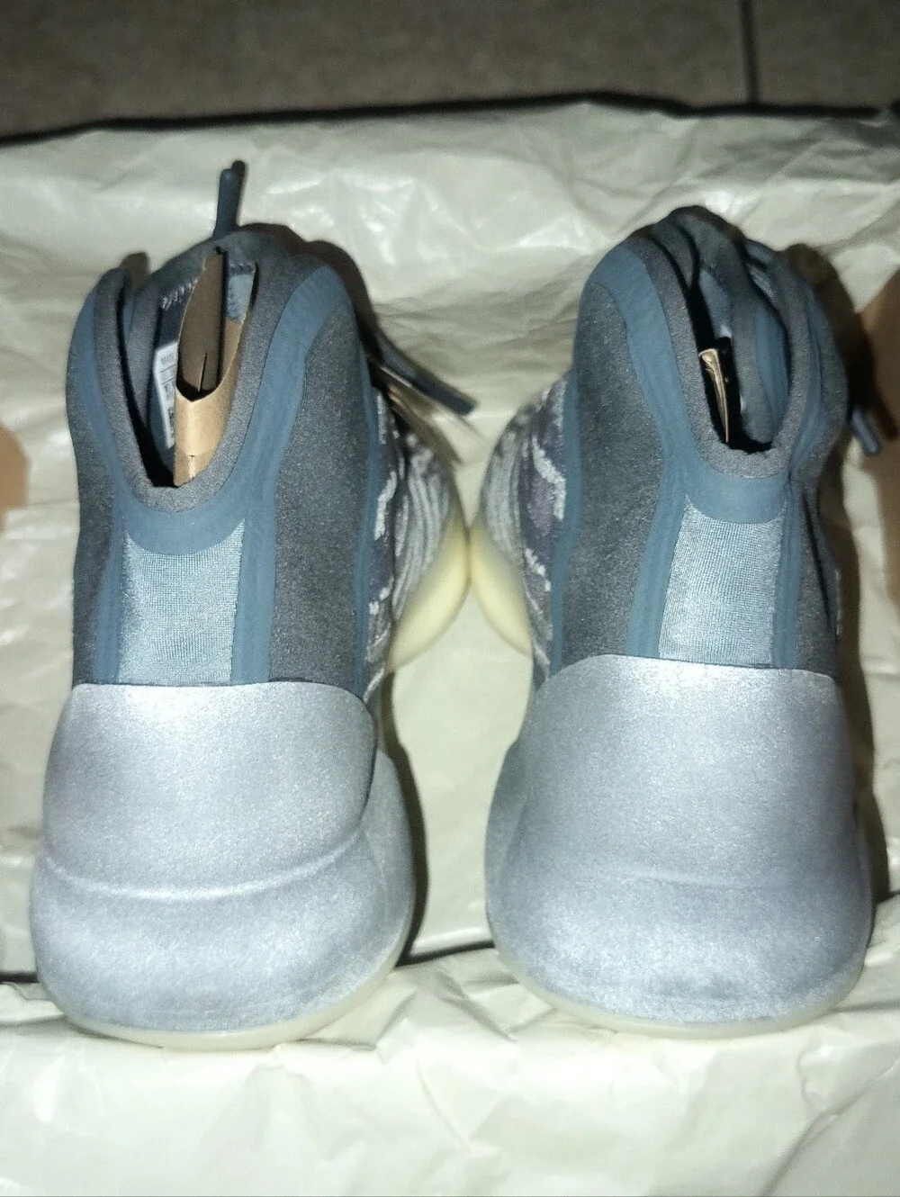 Adidas Yeezy QNTM Mono Carbon Size 10 M Slate Blue and Light Gray Brand New